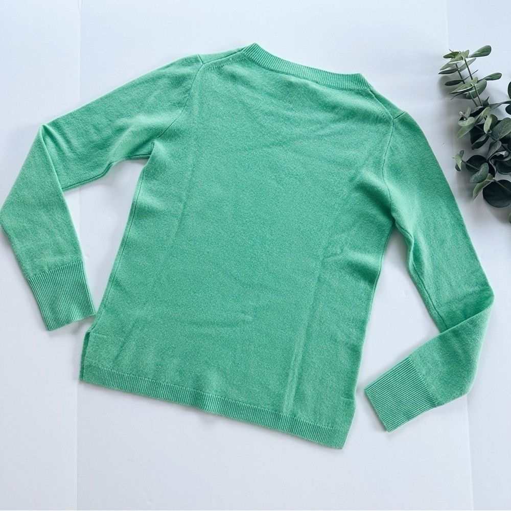 J.Crew Women’s Cashmere Classic Green Crew Neck Sweater - Picture 7 of 7